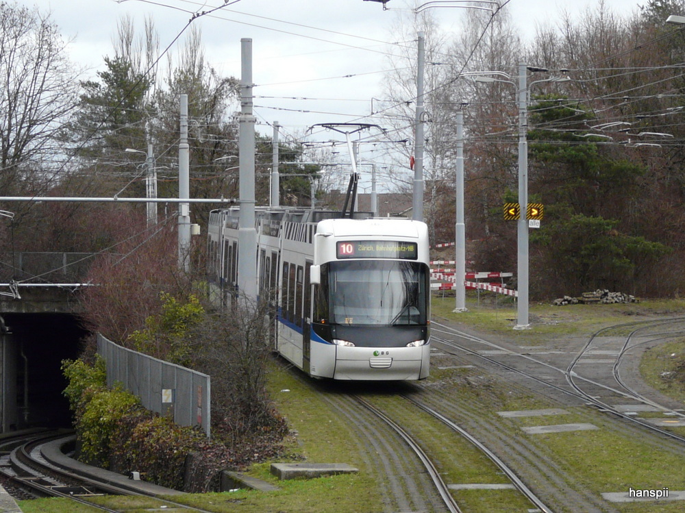 Glattalbahn - Be 5/6 3072 unterwegs auf der Linie 10 in Zrich am 23.12.2012