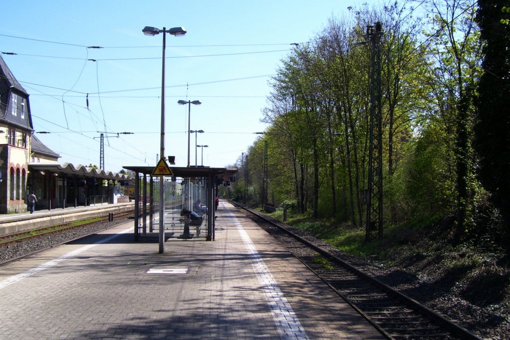 Gleis 3 in Hofheim (Ts); 08.04.2011