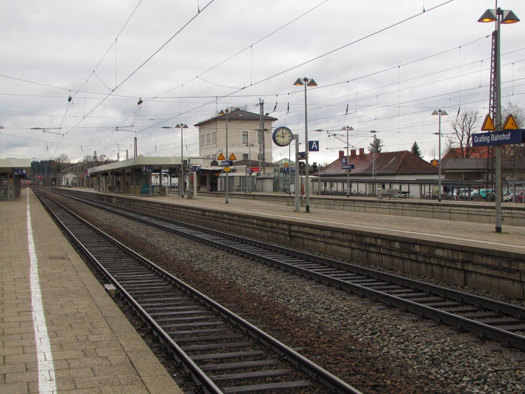 Gleis 4 und 3 in Grafing Bahnhof; 15.01.2011