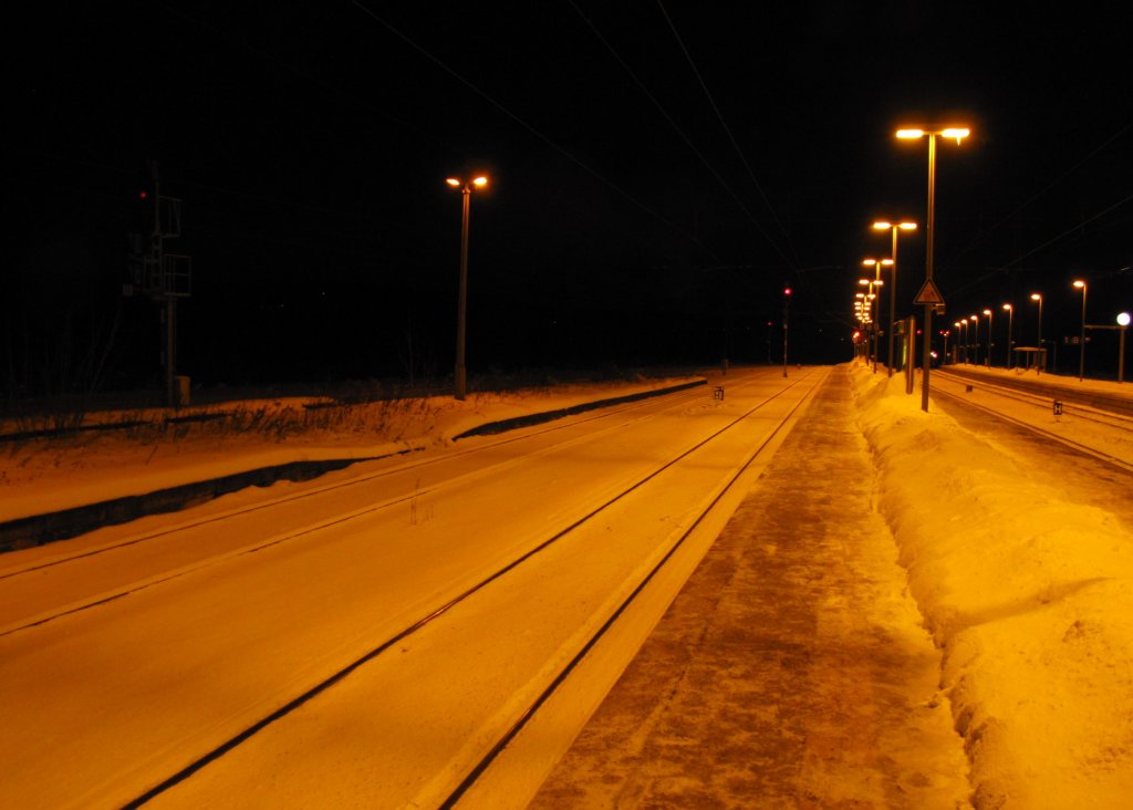 Gleis 4 und 3 in Naumburg (S) Hbf; 10.12.2010