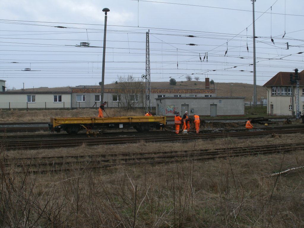 Gleisarbeiten,am 16.April 2013,in Bergen/Rgen.
