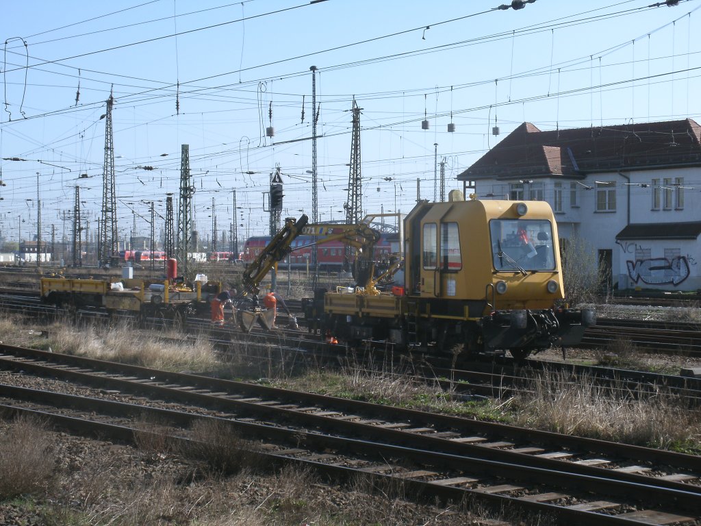 Gleisarbeitsfahrzeug,am 26.Mrz 2012,bei Gleisarbeiten im Leipziger Hbf.