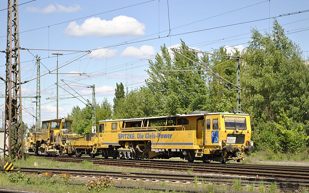 Gleisbauzug in Lehrte am 04.05.2011