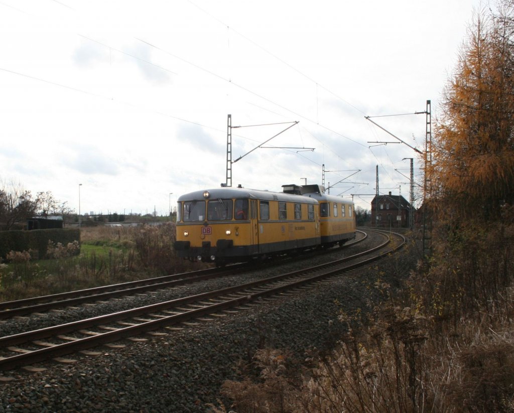 Gleismesszug der Baureihe 725/726 durchfhrt am 18.11.09 das Werdauer Bogendreieck aus dem Vogtland kommend Richtung Zwickau.