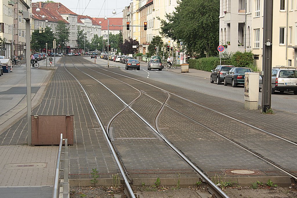 Gleiswelschelanlage an der Lortzingstrae(Stadtbahn Hannover) in Hannover. Die Weiche kann mittels Stab den jede Stadtbahn dabei hat von Hand bedient werden.Foto vom 07.06.2011.