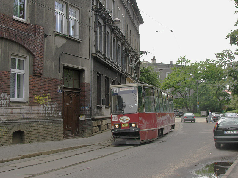 Gliwice, ul. Dolnych Wałw, 11.07.2009, Wagen 105Na-259, Linie 4. Heute gibt es in Gliwice keine Straenbahnen mehr...