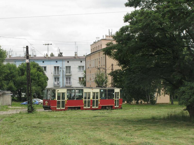 Gliwice, Wjtowa Wieś, 11.07.2009, Wagen 105Na-503, Linie 4. Heute gibt es in Gliwice keine Straenbahnben mehr...
