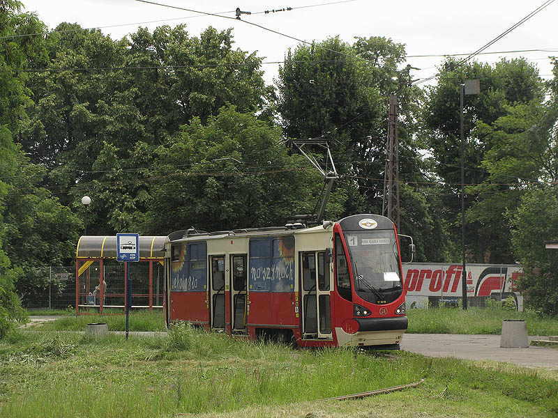 Gliwice, Wjtowa Wieś, 11.07.2009, Wagen 105Na-788, Linie 1. Heute gibt es in Gliwice keine Straenbahnben mehr...