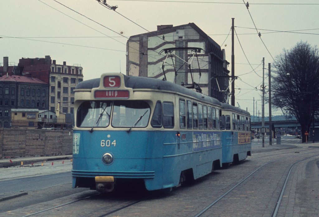 Gteborg GS SL 5 (Tw 604) in der Nhe von der Brcke ber den Fluss Gtalv, Gtalvbron, am 9. Mai 1971.
