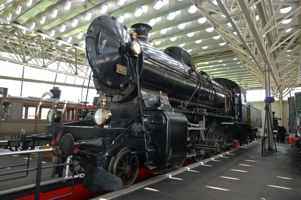 Gotthard Dampflokomotive Ce 5/6  Elefant  mit der Betriebsnummer 2965 im Verkehrshaus Luzern. Insgesammt wurden 28 Lokomotiven in den Jahren 1913 
- 1917 in Betrieb genommen. Die letzte wurde 1968 ausgemustert. Die Aufnahme stammt vom 17.04.2012.