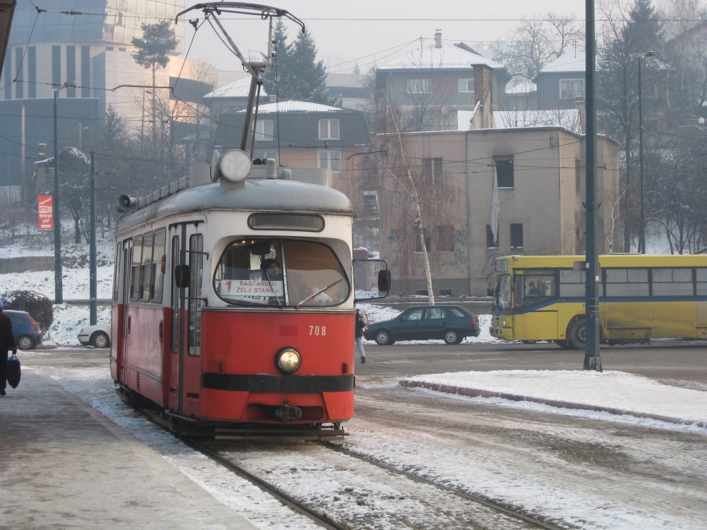 GRAS Sarajevo Nr. 708 (ehemals WVB Wien) auf der Linie 1 in der Altstadt am 29.12.2010