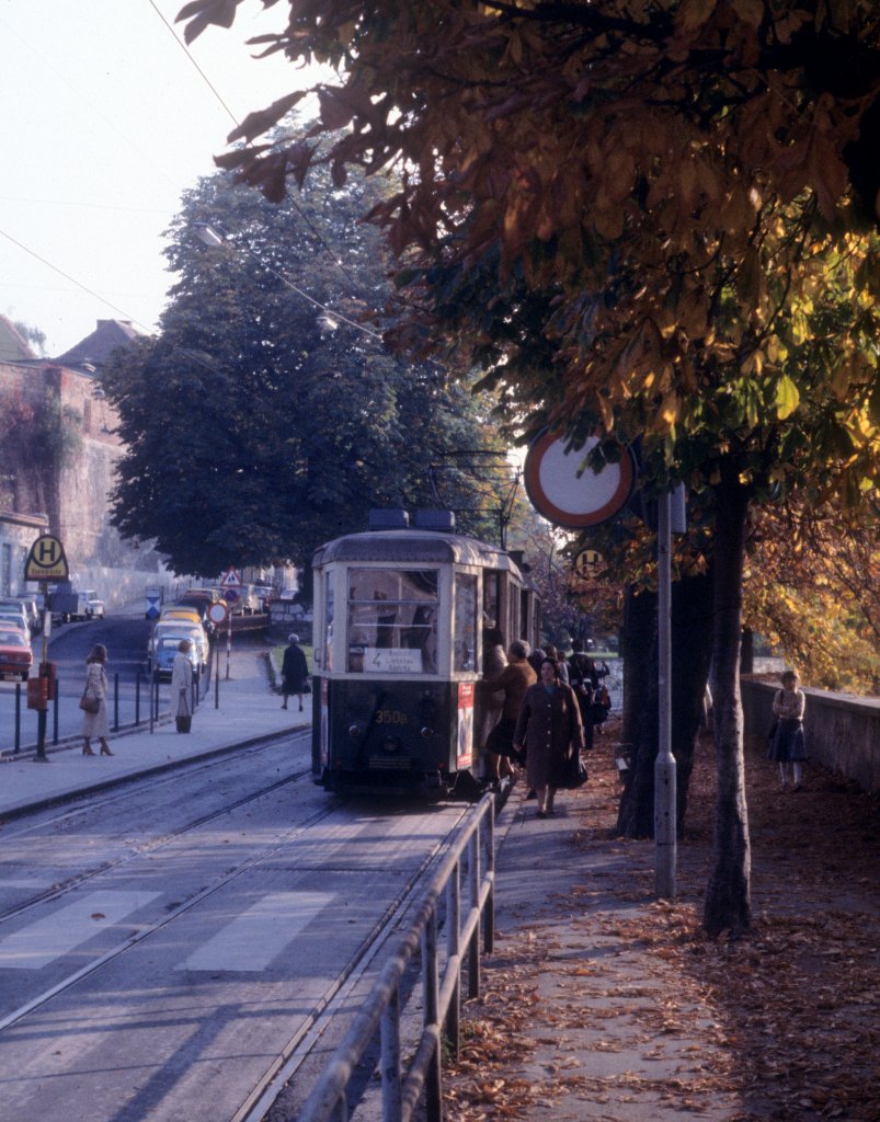 Graz GVB SL 4 (Bw 350B) Haltestelle Keplerbrcke am 17. Oktober 1978.