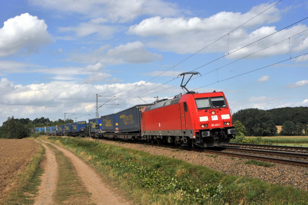 Green Cargo 185 404, vermietet an TX Logistik (Schweden), mit KLV-Zug Richtung Osnabrück bei Vehrte am 11.08.13.