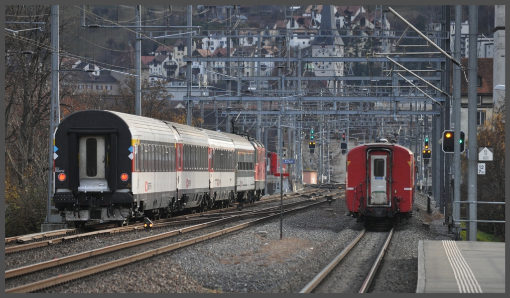 Grssenvergleich zwischen RE3819 und RE1240 bei Chur Wiesental. (30.11.2011)