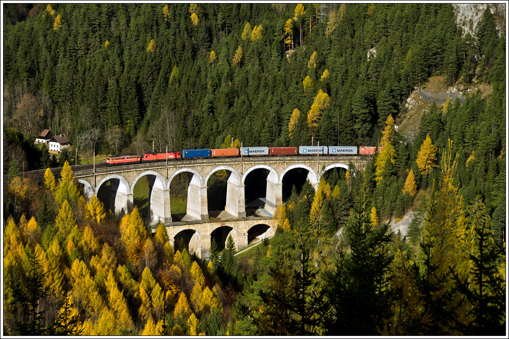 Gterzug mit 1142 und 1116 auf der Kalten Rinne, 7.11.2012