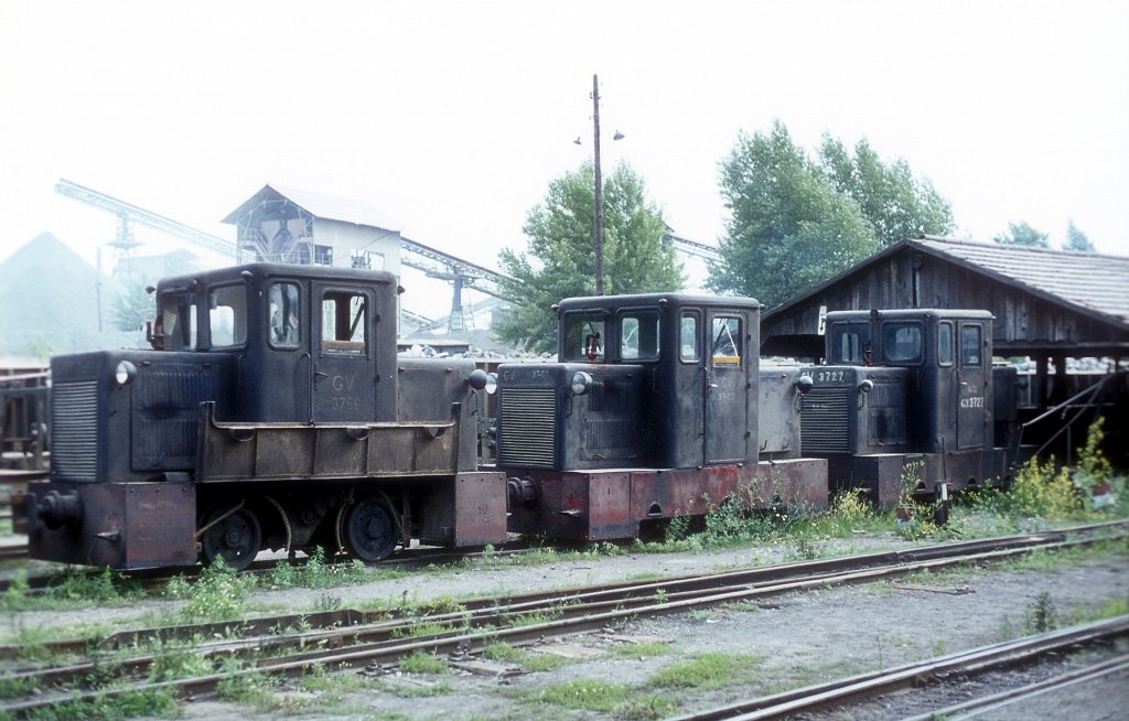 GV37-56 + 57 + 27  Steinbruchbahn  Szob  02.06.80