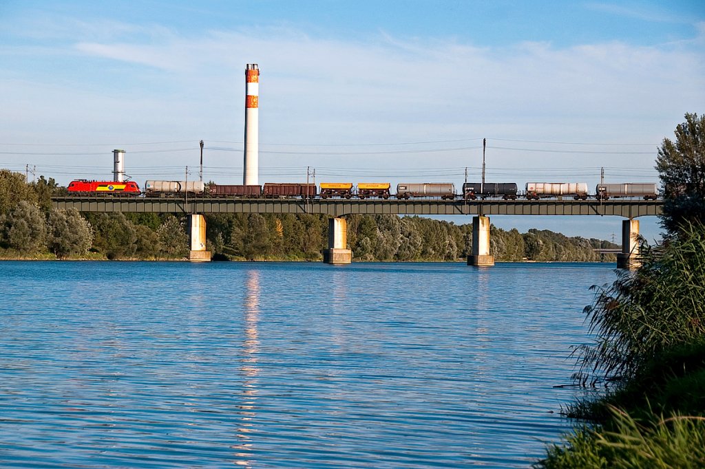 GySEV 1116, unterwegs Richtung Norden. Die Aufnahme entstand am Nachmittag des 09.09.2010 auf der Wiener Donauinsel.