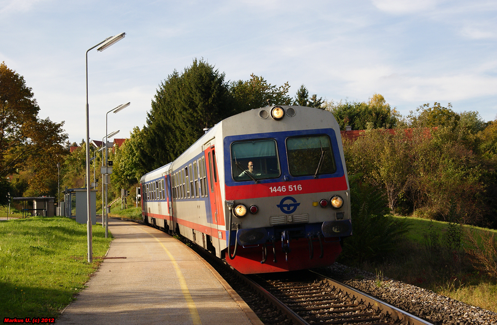 GySEV 1446 516/2446 516 fhrt als REX7745 von Wiener Neustadt Hbf nach Deutschkreutz. Mattersburg Nord, 18.10.2012