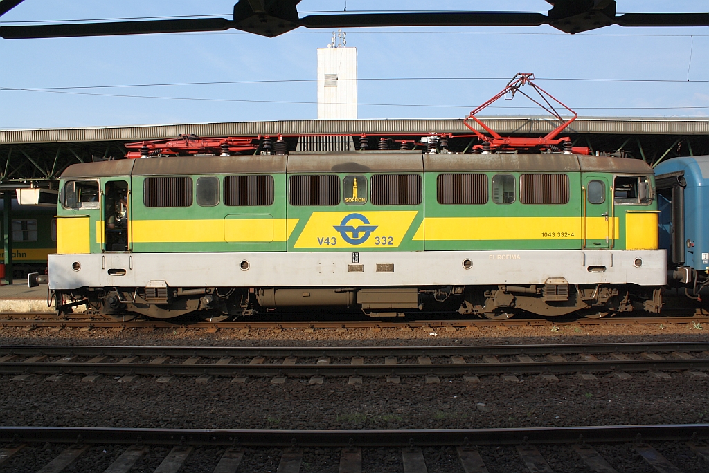 GySEV V43 332 (1043 332-4) am 13.August 2010 im Bf. Sopron.