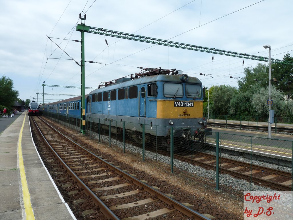 H-Mav V43-1341 am 20.08.2010 im Bahnhof Siofok