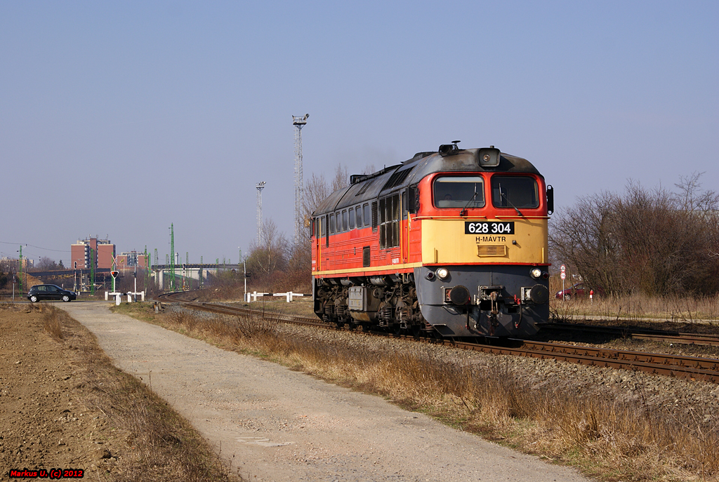 H-MVTR 628 304 fhrt als Lokzug in Richtung Zalaszentivn. Szombathely, 14.03.2012