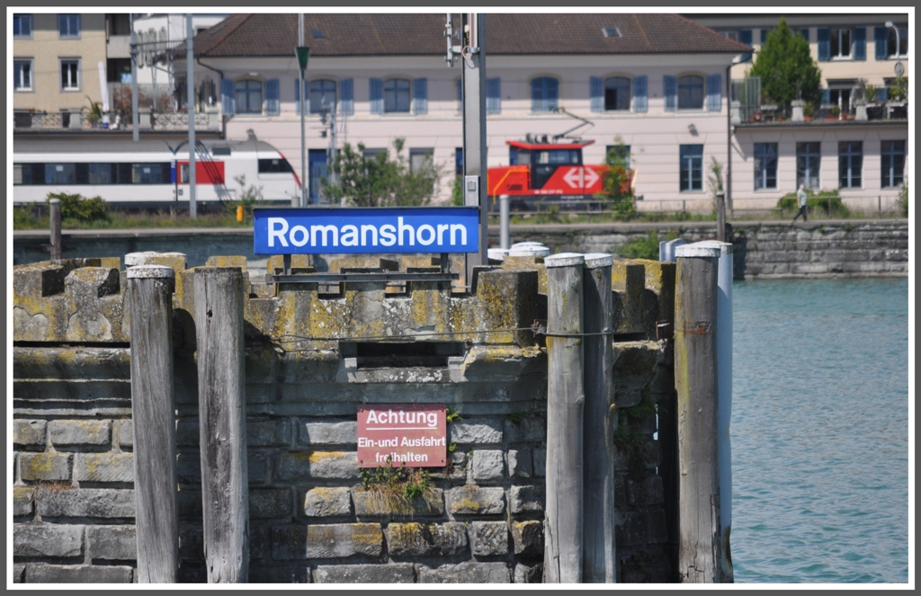 Hafeneinfahrt Romanshorn mit Ee 922 002-1. (20.05.2012)