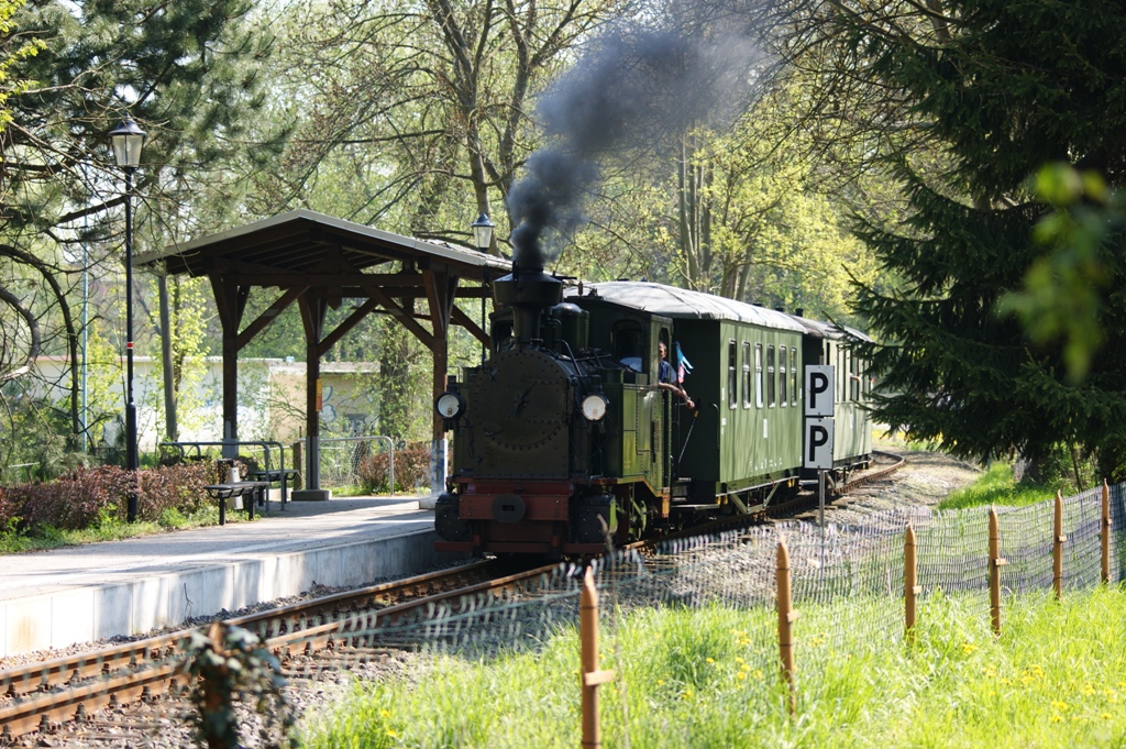 Halt des Sonderzuges mit I K in Mgeln (Stadt). Aufgenommen am 23.April 2011.