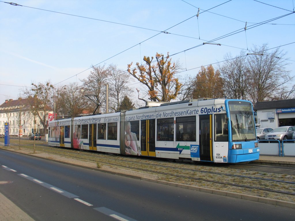 Haltestelle Forstfeldstrasse am 16.11.2011, Wagen 633 der RBK Richtung Mattenberg.