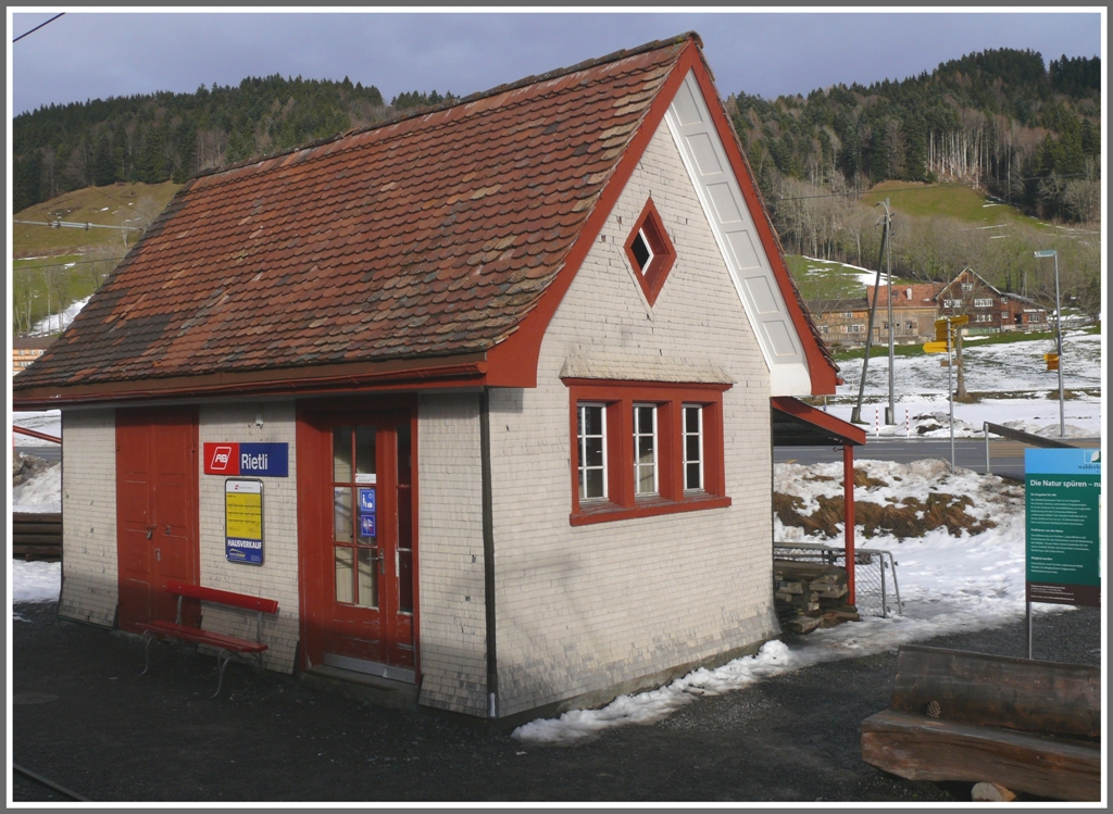 Haltestelle Rietli an der Strecke Altsttten Stadt - Gais. (07.01.2011)