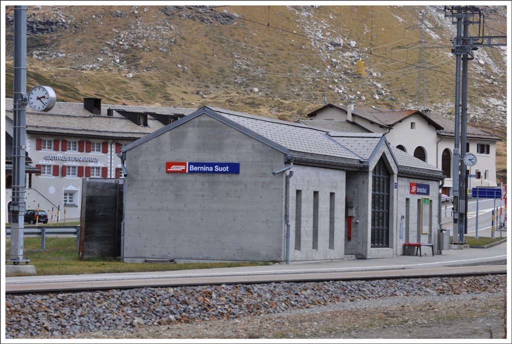 Haltestellengebude Bernina Suot. (11.10.2012)