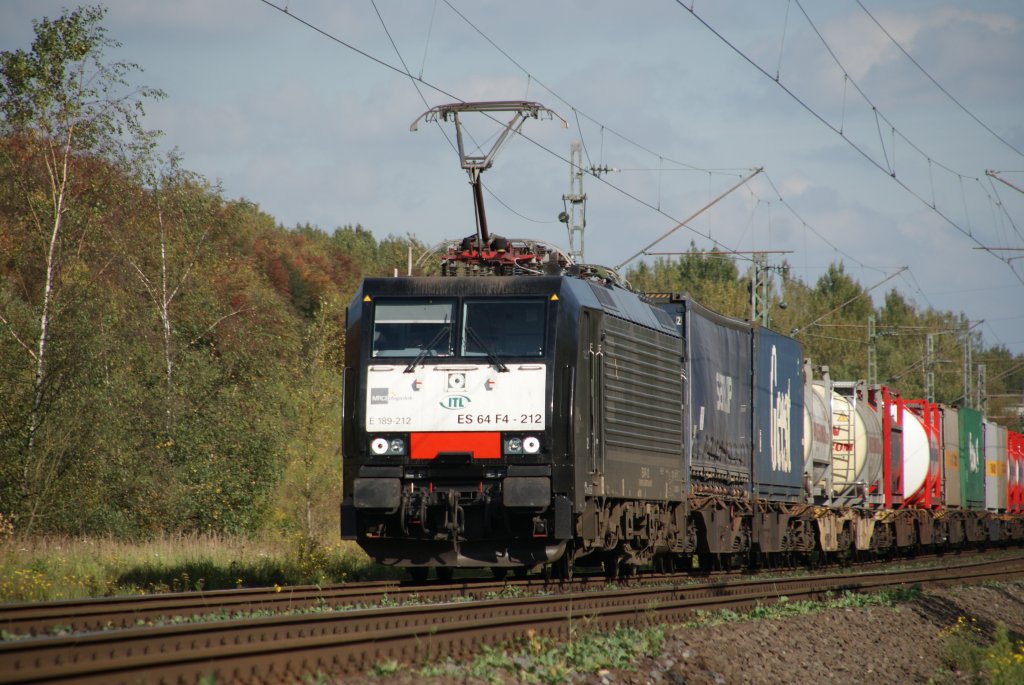 Hamm-Osterfelder Bahn, Hhe Kraftwerk Heil: ES64 F4-212 der MRCE zieht einen gemischten Gterzug in Richtung Lnen Sd.