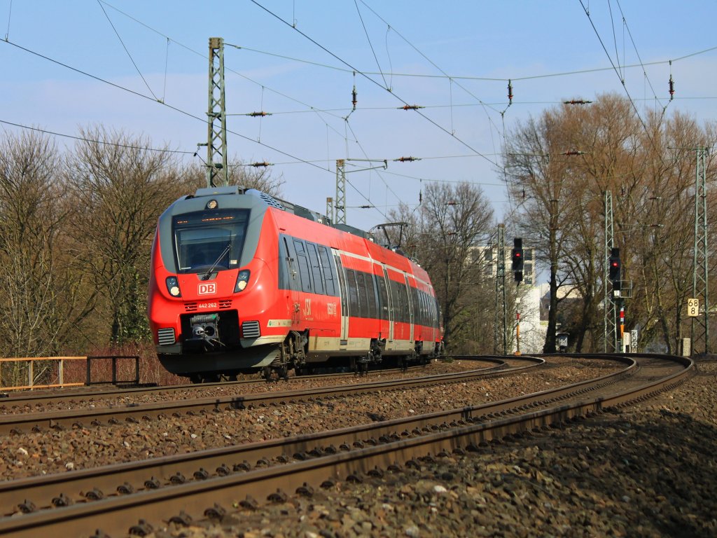 Hamsterbacken-doppel 442 262 und 442 302 als RE9 am 27.03.2013 auf der KBS 480 kurz vor dem Aachener Hbf.
