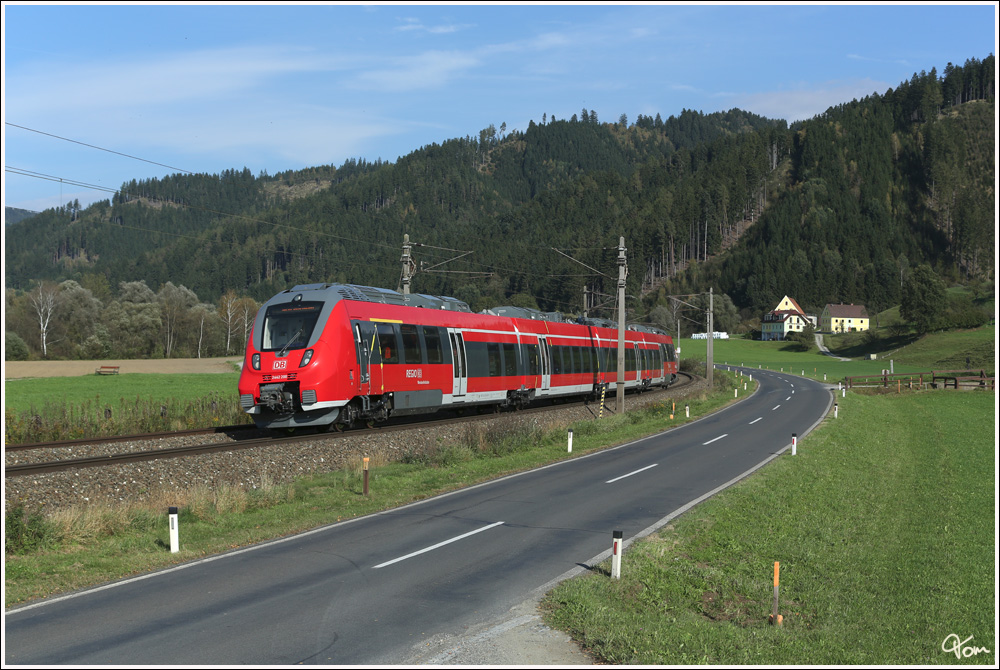 Hamsterbacken im Murtal - Messfahrten gab es letzte Woche mit dem DB Talent II 2442 200, welcher hier als SPROB 97688 von Knittelfeld nach St. Michael unterwegs war.
St.Lorenzen 4.10.2012