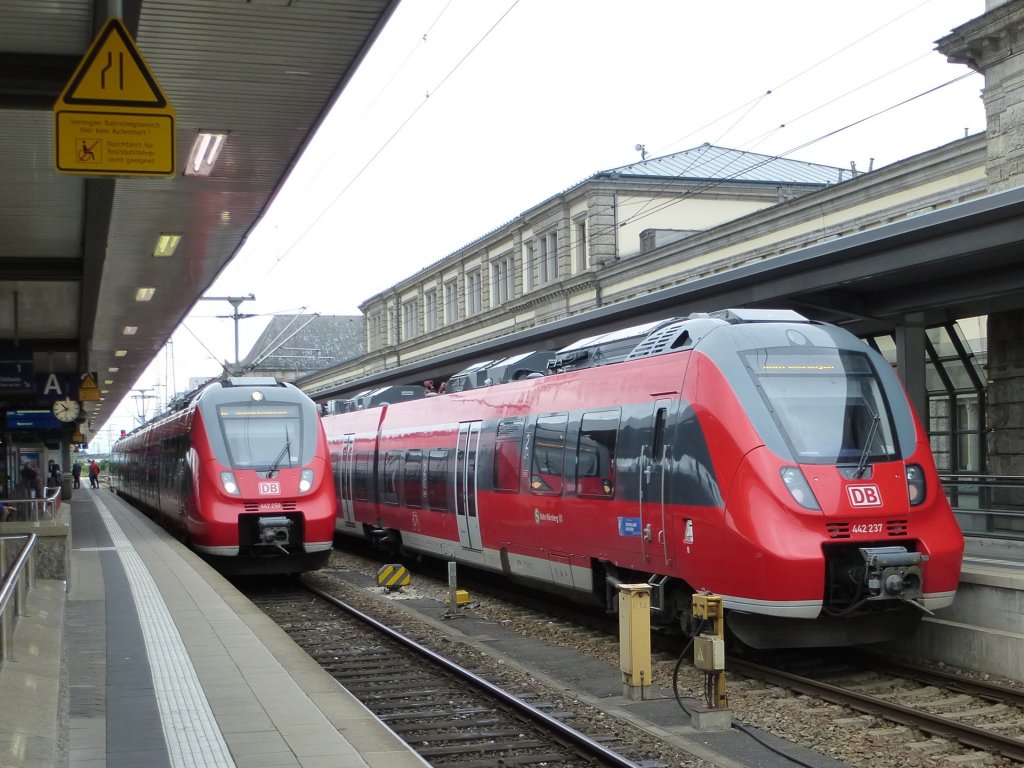 Hamstertreffen am 23.Juni im Nrnberger Hbf: Links steht 442 450 als S-Bahn nach Neumarkt, rechts sieht man 442 237.