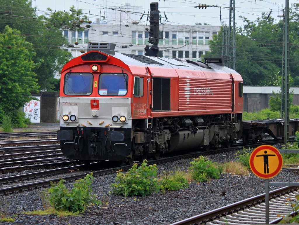  Hanna  von Crossrail, DE6314 (266 284-9), mit einem Containerzug von K�ln kommend bei der Einfahrt am 06.06.2013 in Aachen West. Hier macht die Lok Kopf und zieht dann ihre Last �ber die Montzenroute nach Belgien.