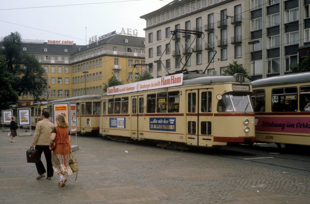 Hannover STRA SL 11 (T4 329) Ernst-August-Platz / Hauptbahnhof am 25. Juni 1981.