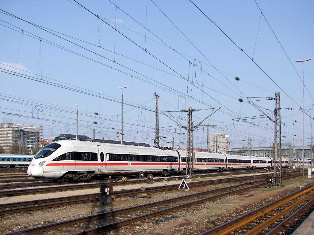  Hansestadt-Stralsund  verl�sst als ICE592 M�nchen-Hbf;110329