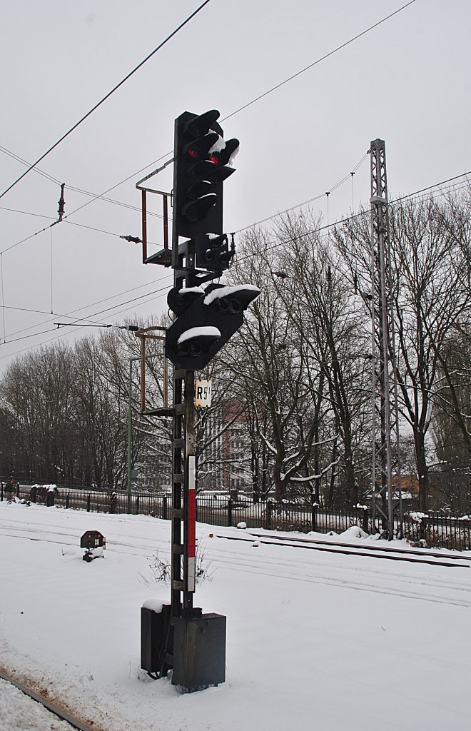 Haupt -und Vorsignal im Osnabrck HBF am 27.12.2010.