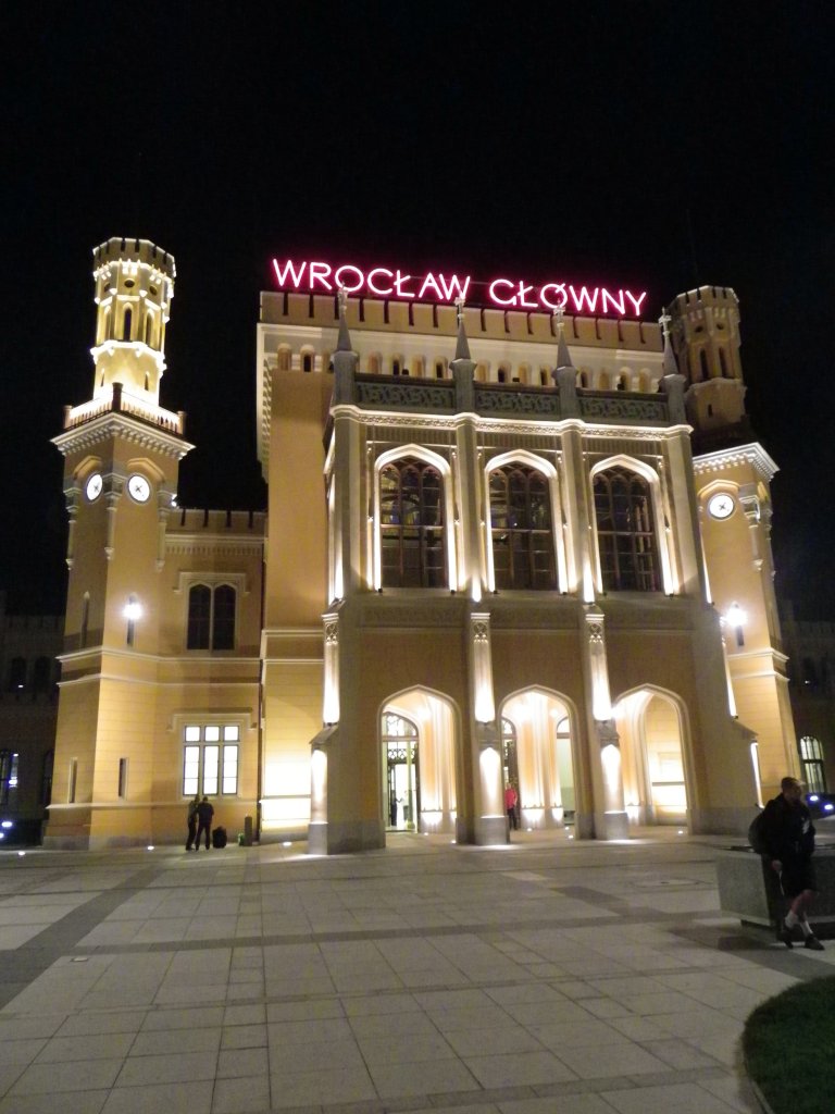 Hauptbahnhof Breslau (Wroclaw) nach dem Umbau am 24. August 2012 frh zwischen 1:30 und 2:00 Uhr