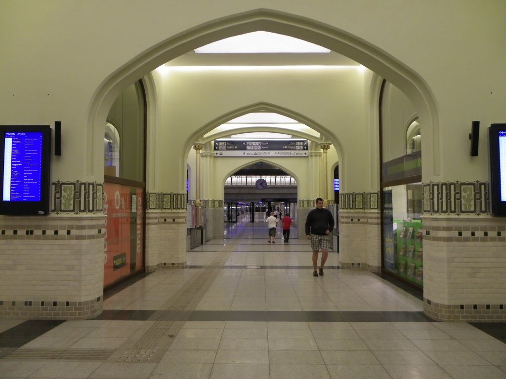 Hauptbahnhof Breslau (Wroclaw) nach dem Umbau am 24. August 2012 frh zwischen 1:30 und 2:00 Uhr