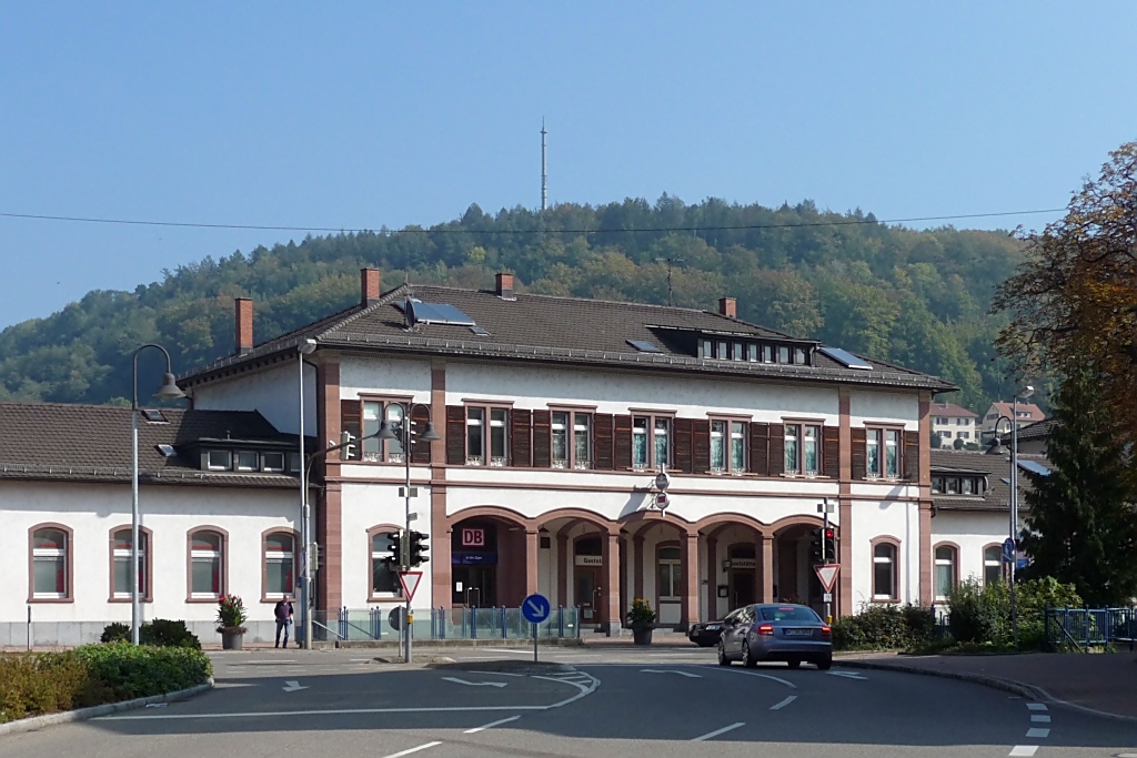 Hauptgebude des Bahnhofs Waldshut, 3.10.11