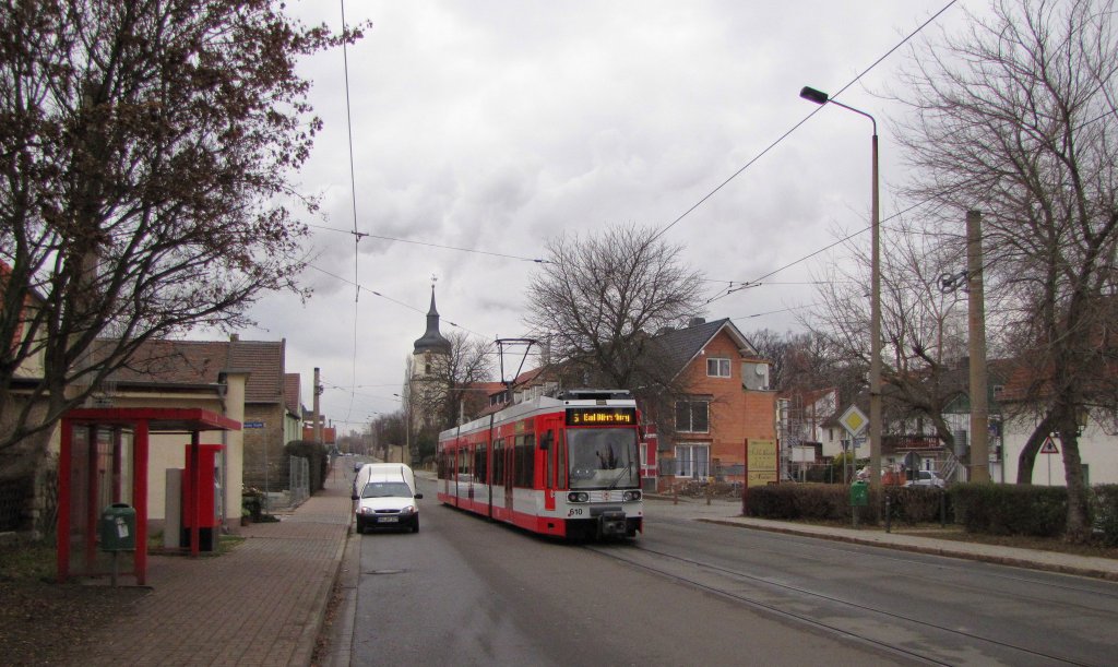 HAVAG 610 als Linie 5 nach Bad Drrenberg, am 04.12.2012 in Schkopau.