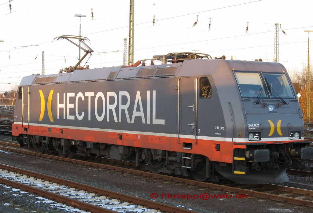 Hecktorrail 241.002 Skywalker auf Rangierfahrt in Bremerhaven.