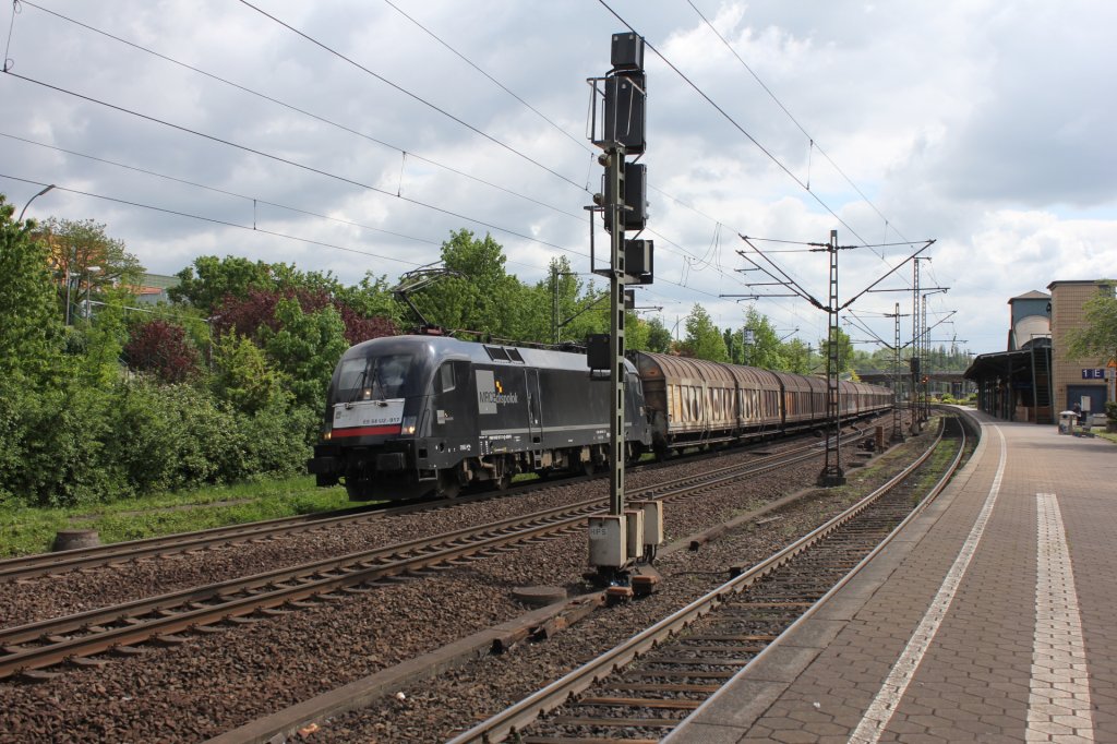 Hecto Rail ES 64 U2-017 ex. MRCE Lok am 13.05.2012 in Hamburg Harburg Am Roten Signal.