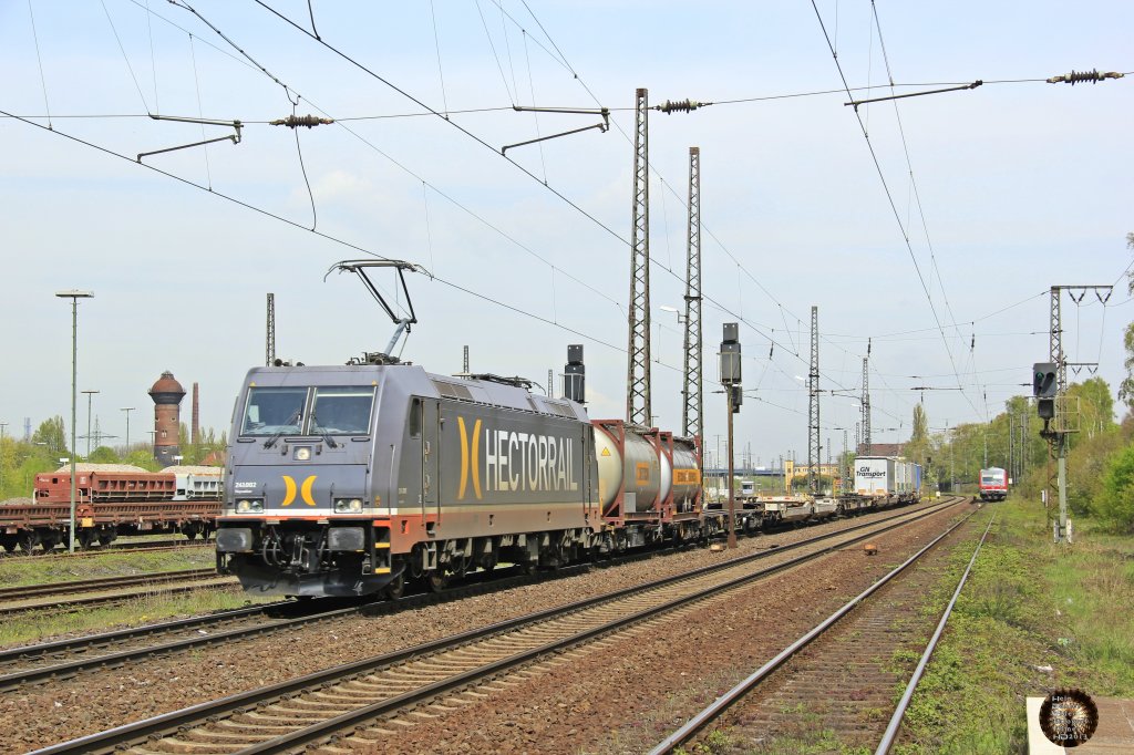 Hectorrail 241.002 Skywalker mit KLV in Duisburg Bissingheim, April 2013.