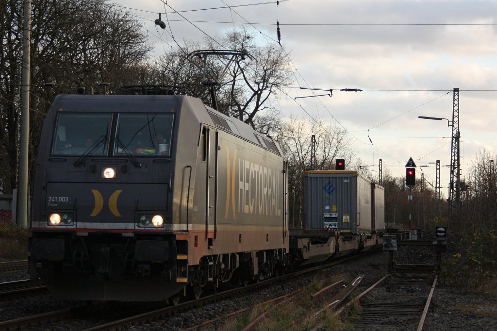 Hectorrail 241.003  Organa  am 25.11.12 mit einem KLV in Ratingen-Lintorf.