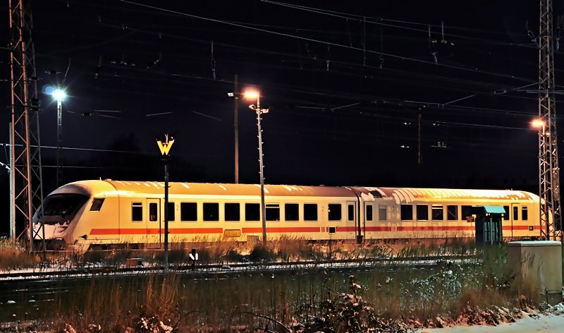 heimliche Testversuche im Norden einer neuen Triebwagengattung
oder
ganz einfach nur 2 StwgoZg, abgestellt im Bf Stralsund am 02.01.2010