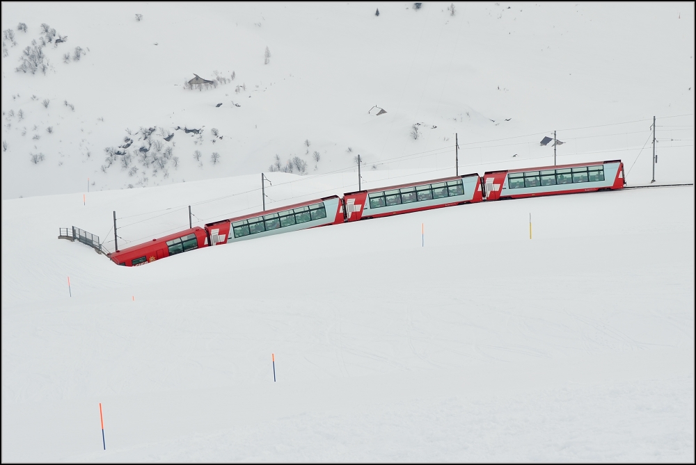 Heiteres Zügeversenken mit dem Glacier Express. Nätschen im März 2012.