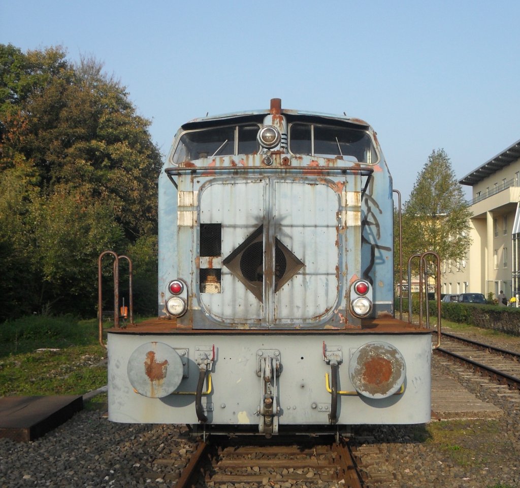 Henschel DH240 der EFG(Eisenbahnfreunde Grenzland) in Walheim bei Aachen.
Dieses Foto wurde von einem Bahnbergang gemacht.