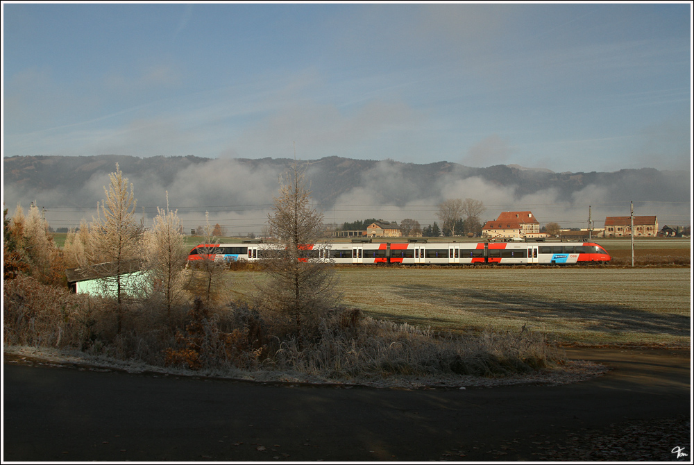 Herbst im Murtal - 4024 fhrt als R 1702 von Friesach nach Mrzzuschlag. 
Zeltweg 14.11.2011